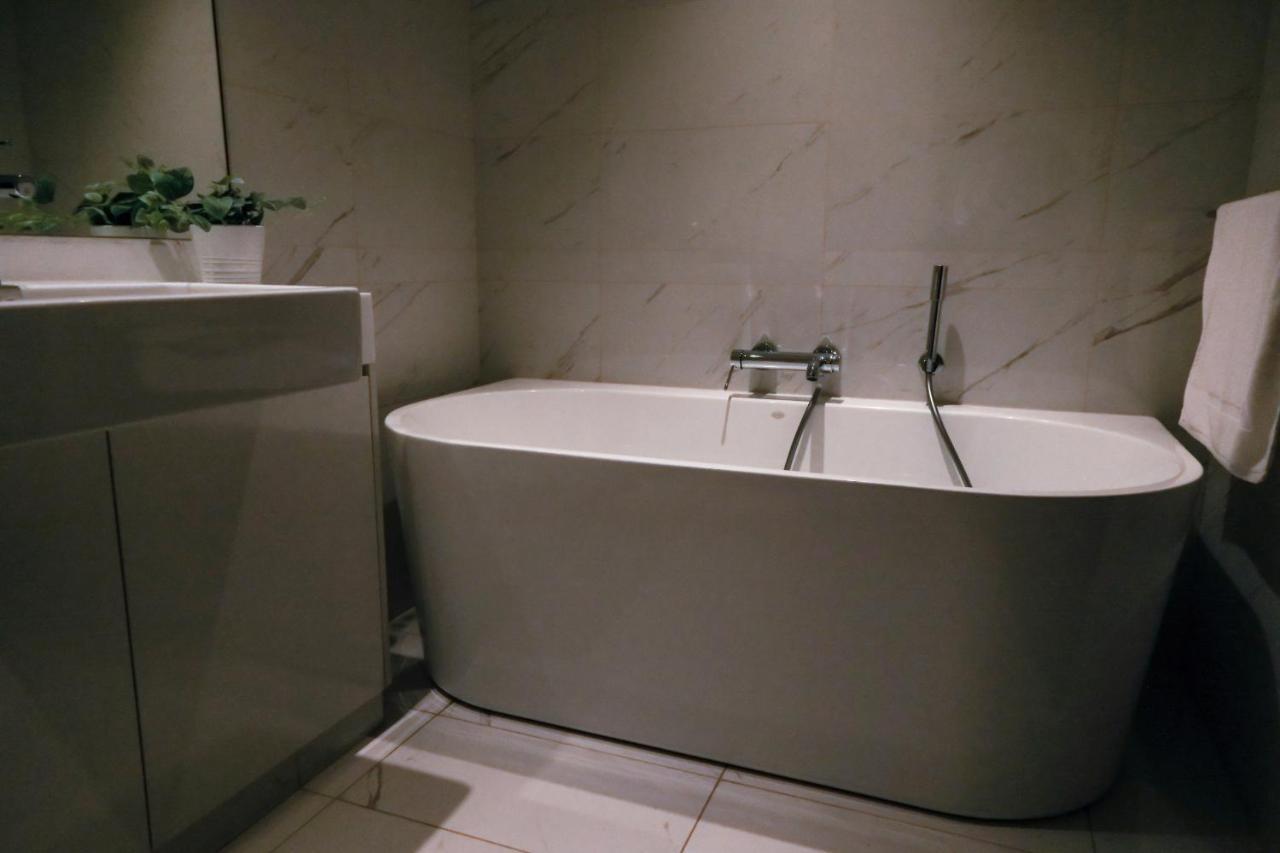 Brand New Water Front Luxury Cinnamon Suites Apartment In Heart Of Colombo City Luaran gambar